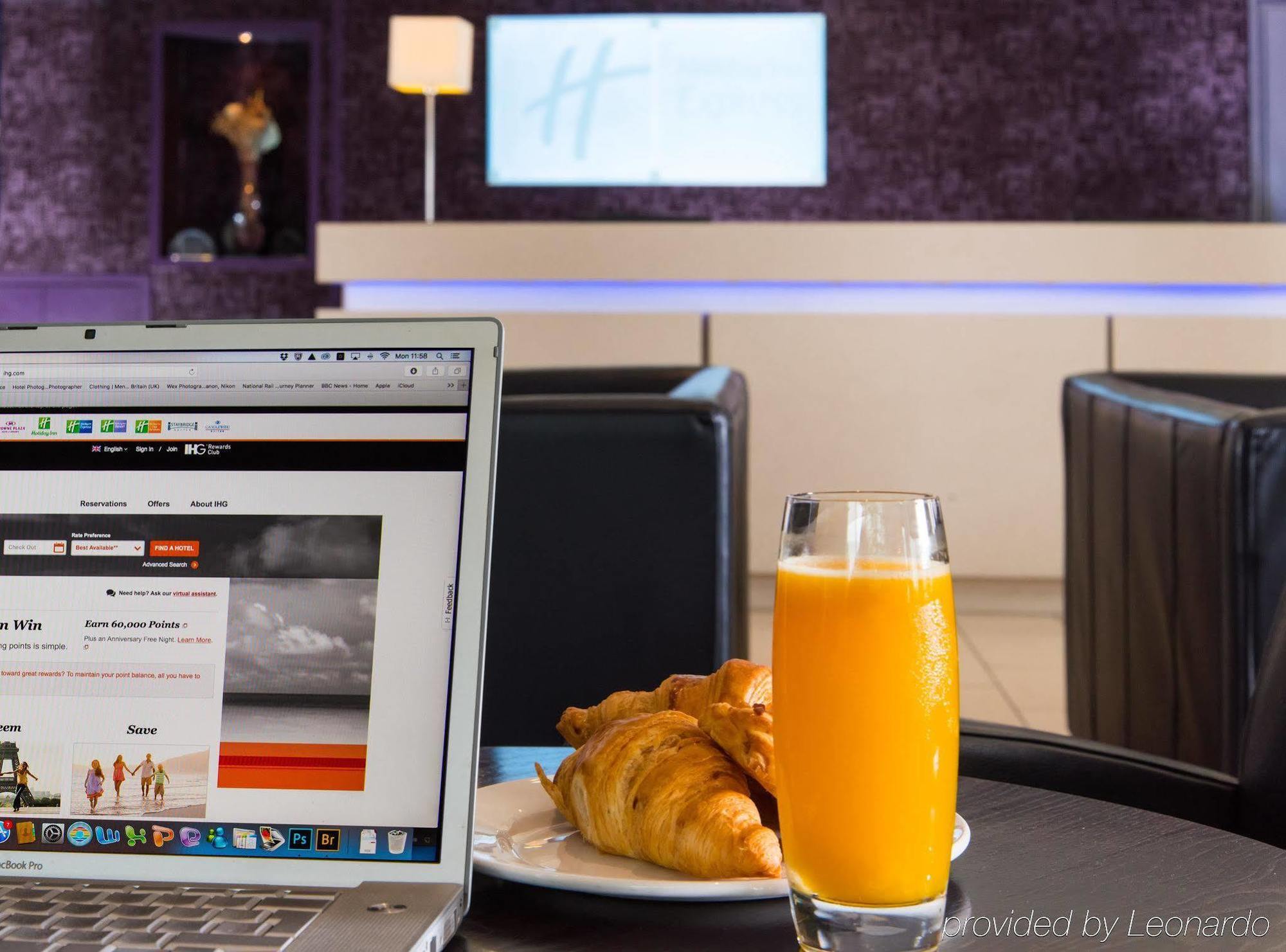 Holiday Inn Express Stoke-On-Trent By Ihg Dış mekan fotoğraf