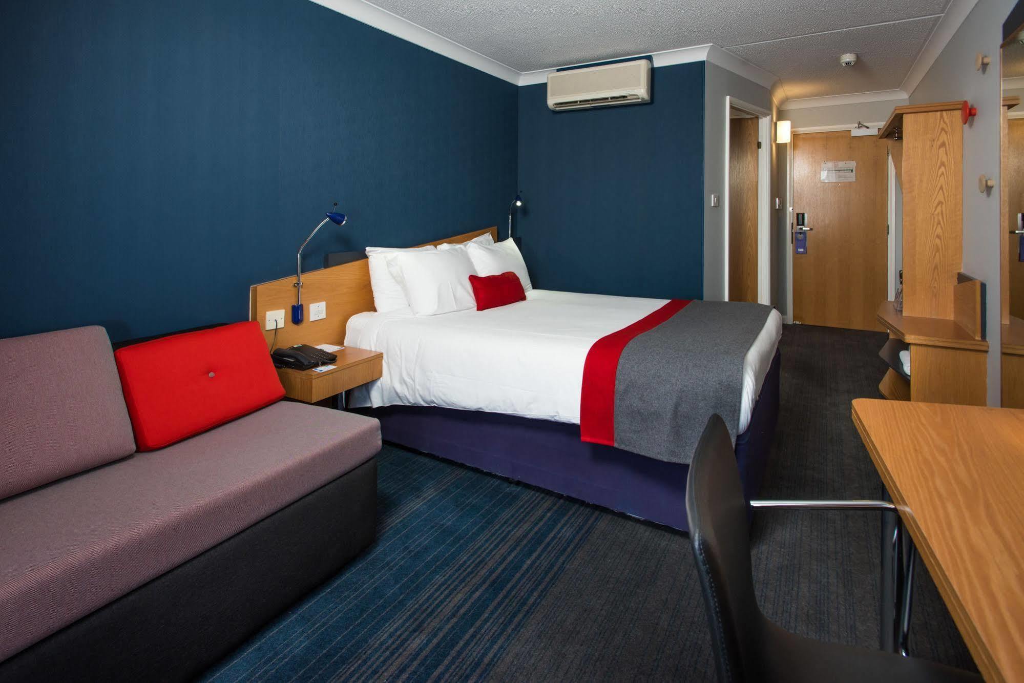 Holiday Inn Express Stoke-On-Trent By Ihg Dış mekan fotoğraf