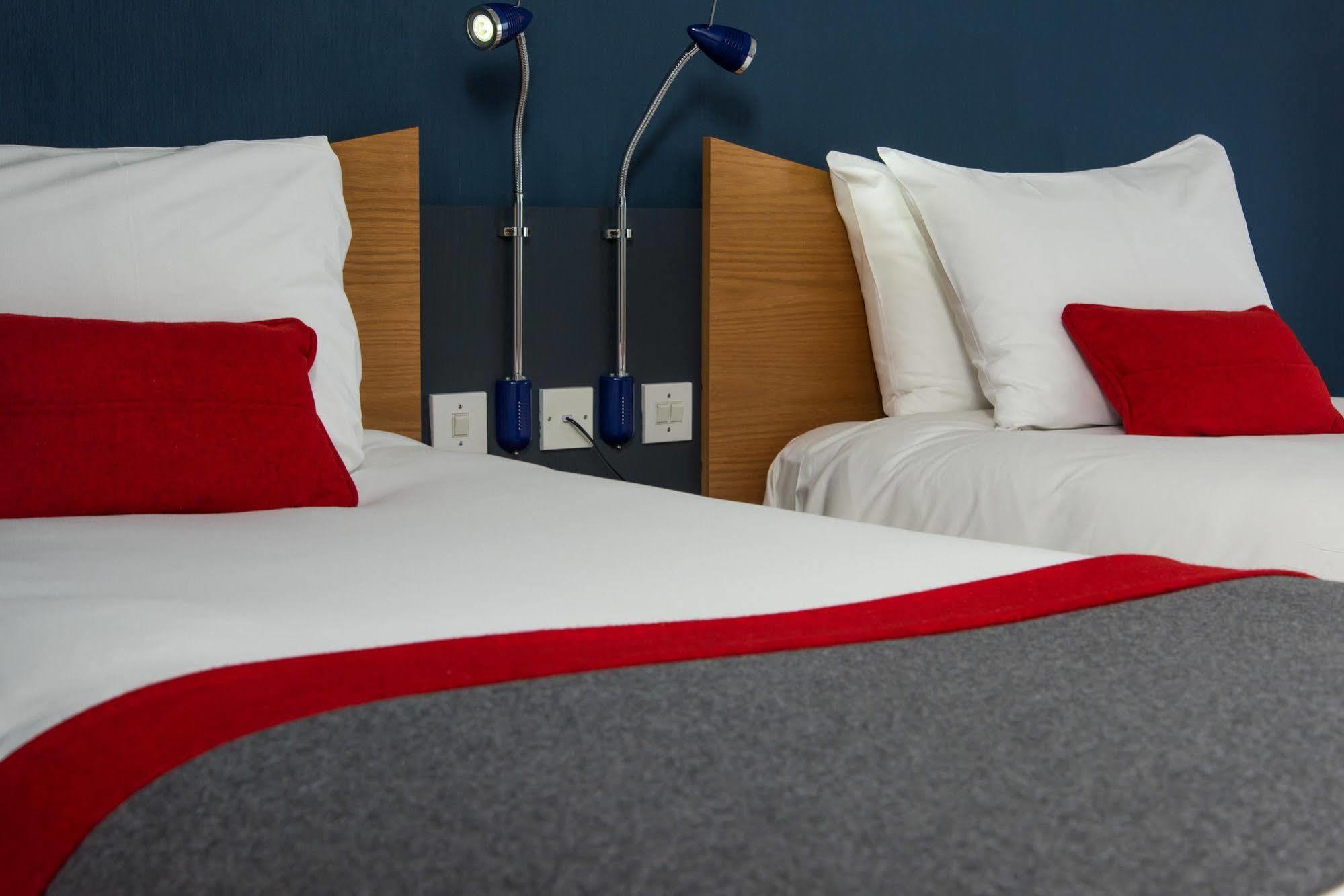Holiday Inn Express Stoke-On-Trent By Ihg Dış mekan fotoğraf